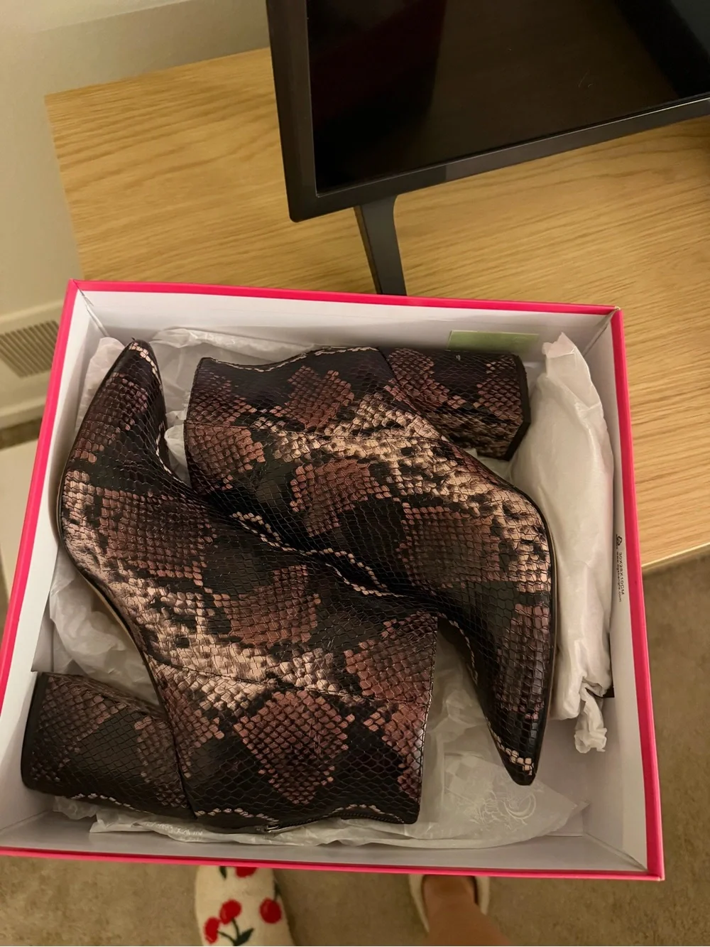 Vince Camuto stylish women